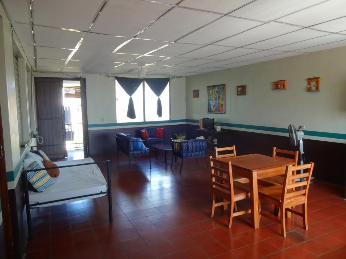 Harvest House Nicaragua 호텔 León 외부 사진